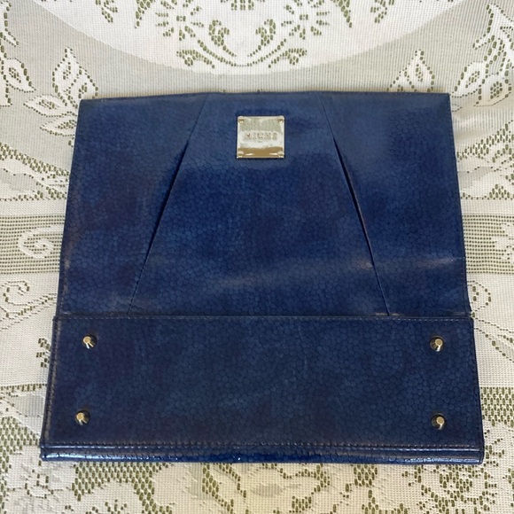 MICHE Classic Shell. Measures 18”x11.5. Fits Classic Base 5.75”x6.5”x11.75”. - Picture 1 of 2